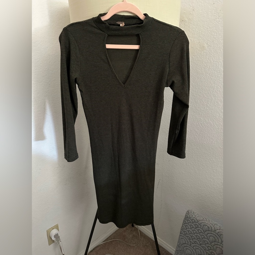 Bodycon mini dress with keyhole neckline